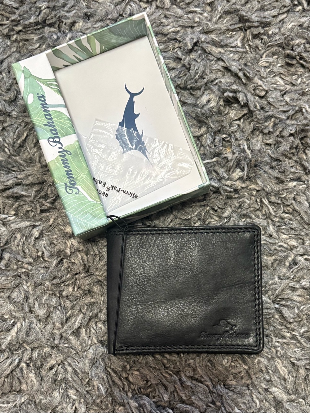 TOMMY BAHAMA wallet
